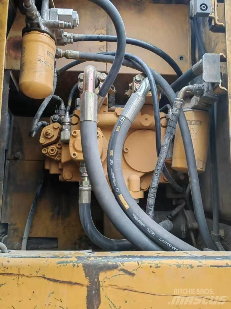 CAT 320 C U Lánctalpas kotrók
