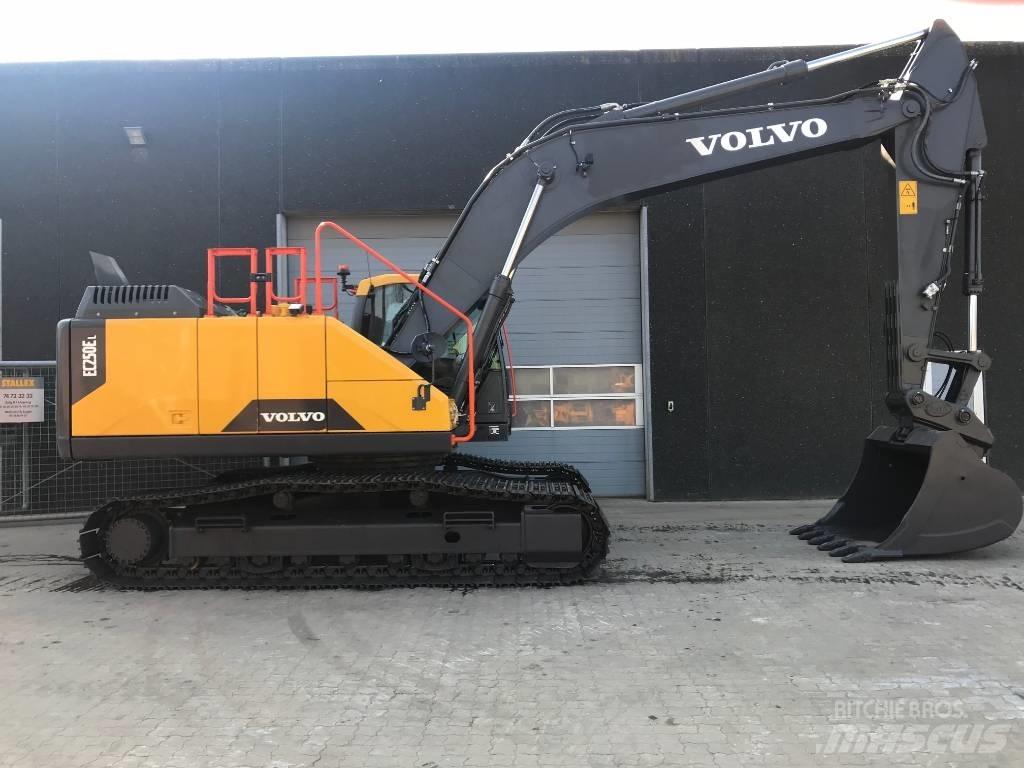 Volvo EC250E L Lánctalpas kotrók