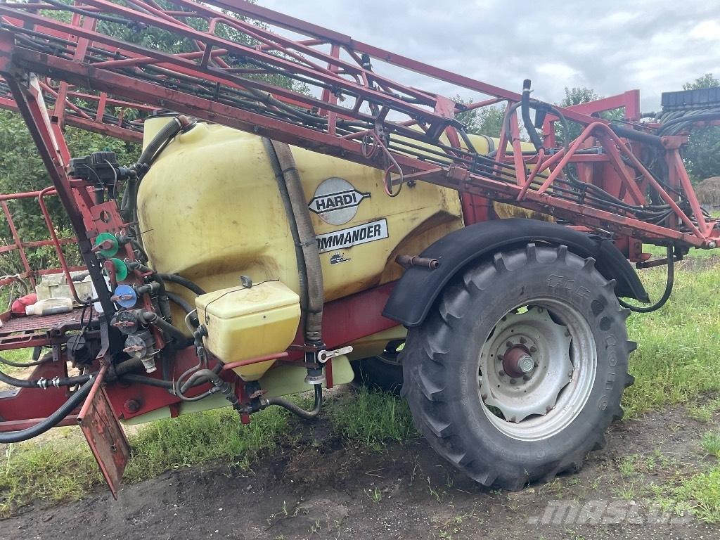 Hardi Comander Vontatott trágyaszórók
