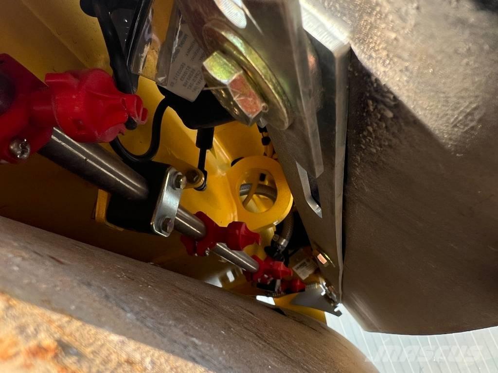 Bomag BW100 AD-5 Ikerdobos hengerek