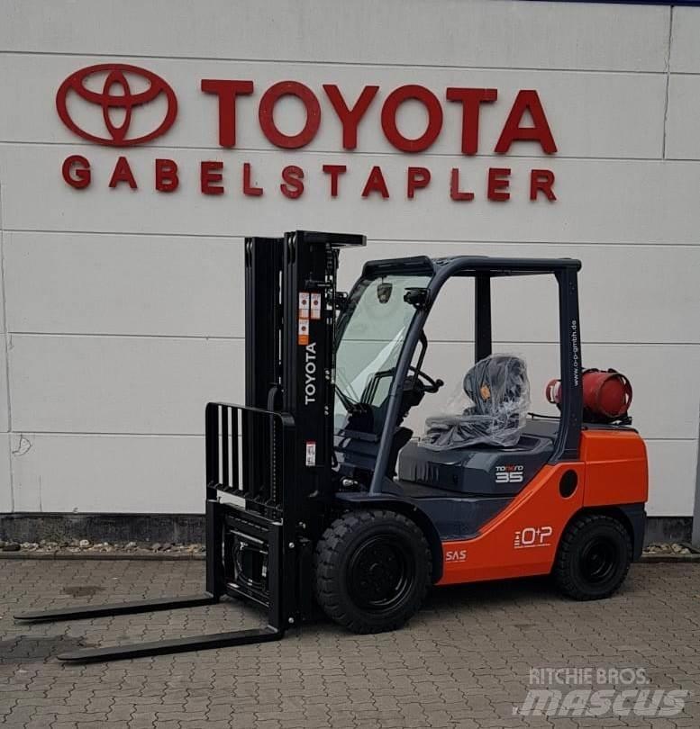 Toyota 02-8FGJF35 Gázüzemű targoncák