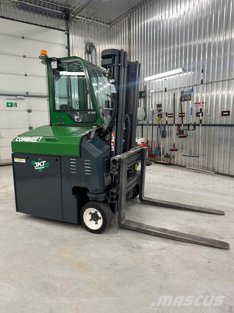 Combilift CB2500E Elektromos targoncák