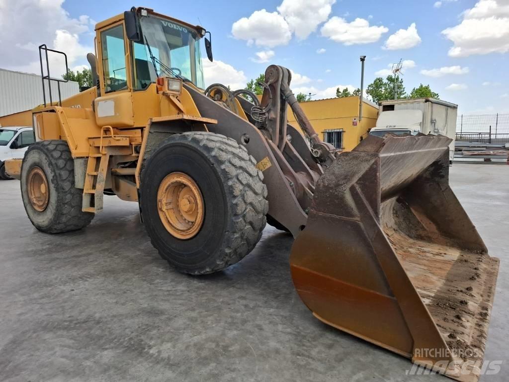 Volvo L 180 E Gumikerekes homlokrakodók