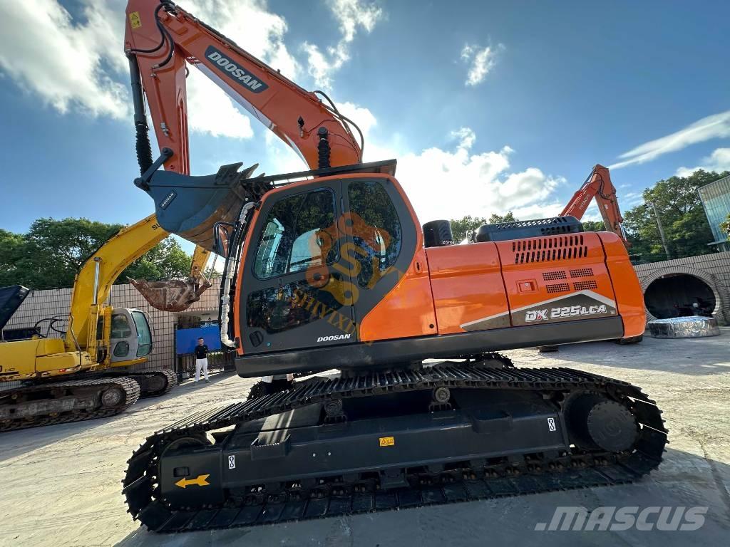 Doosan DX 225 LCA Lánctalpas kotrók