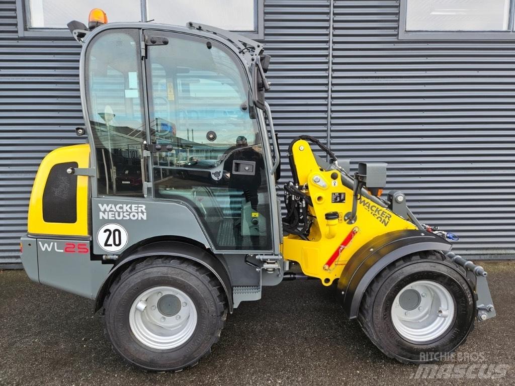 Wacker Neuson WL 25 Gumikerekes homlokrakodók