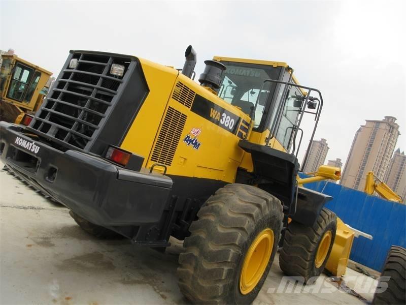 Komatsu WA 380 Gumikerekes homlokrakodók