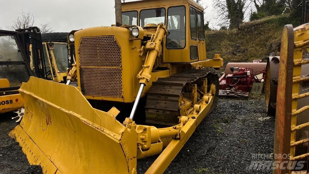 CAT D7 with ripper lánctalpas dózerek