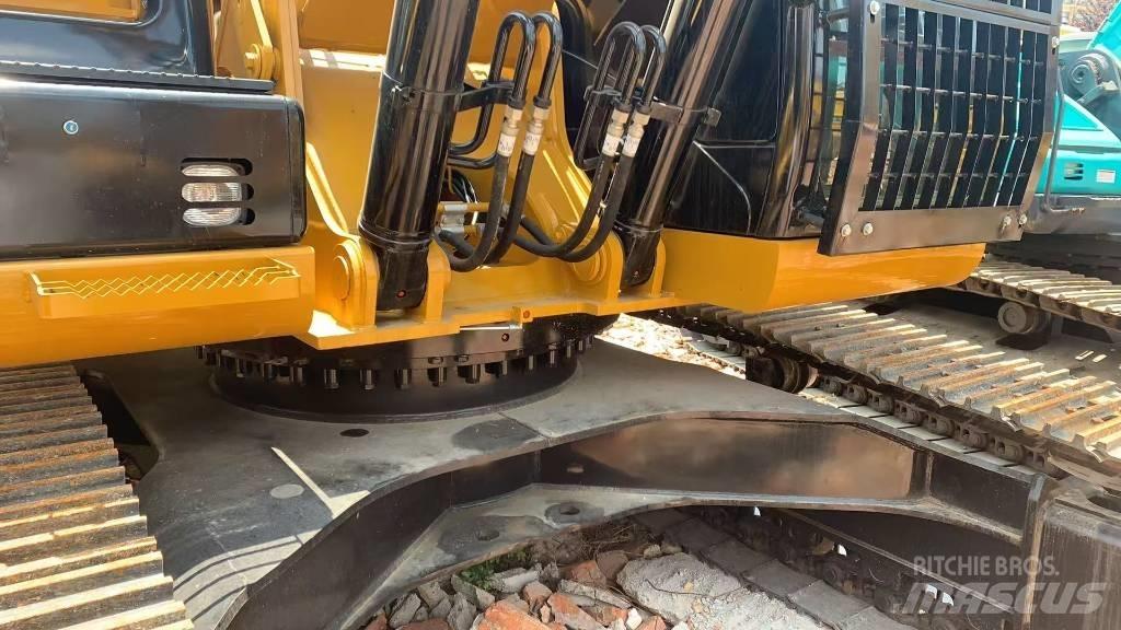 CAT 329 Lánctalpas kotrók