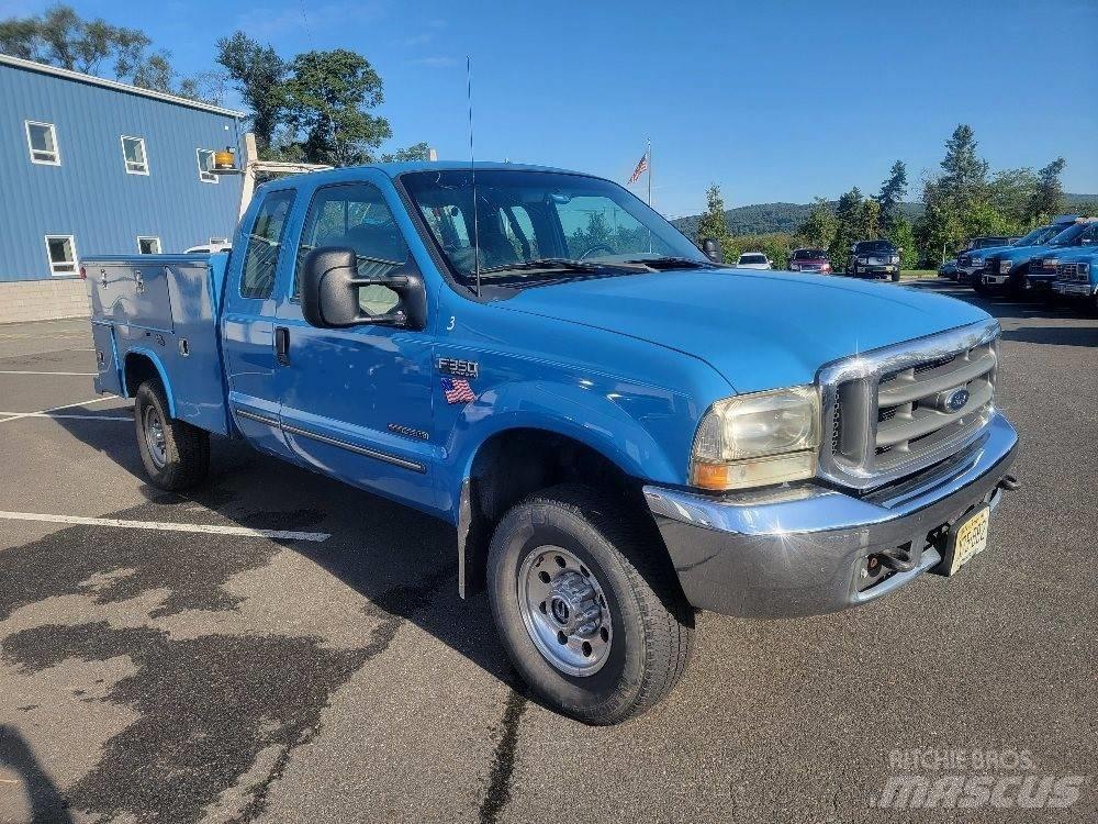 Ford F 350 XLT SD Kis teherszállító/Platós kocsi