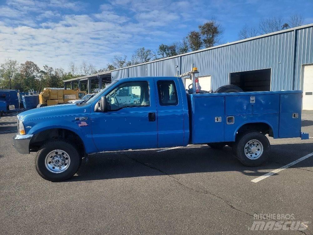 Ford F 350 XLT SD Kis teherszállító/Platós kocsi