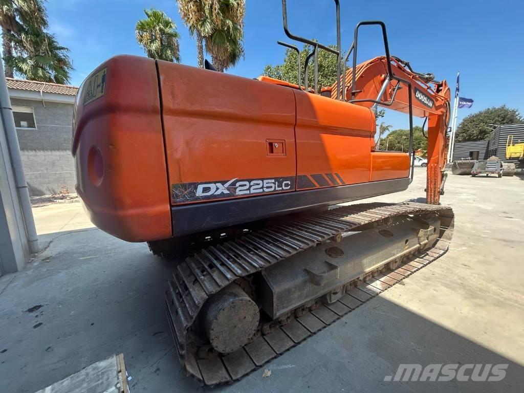 Doosan DX 225 Lánctalpas kotrók