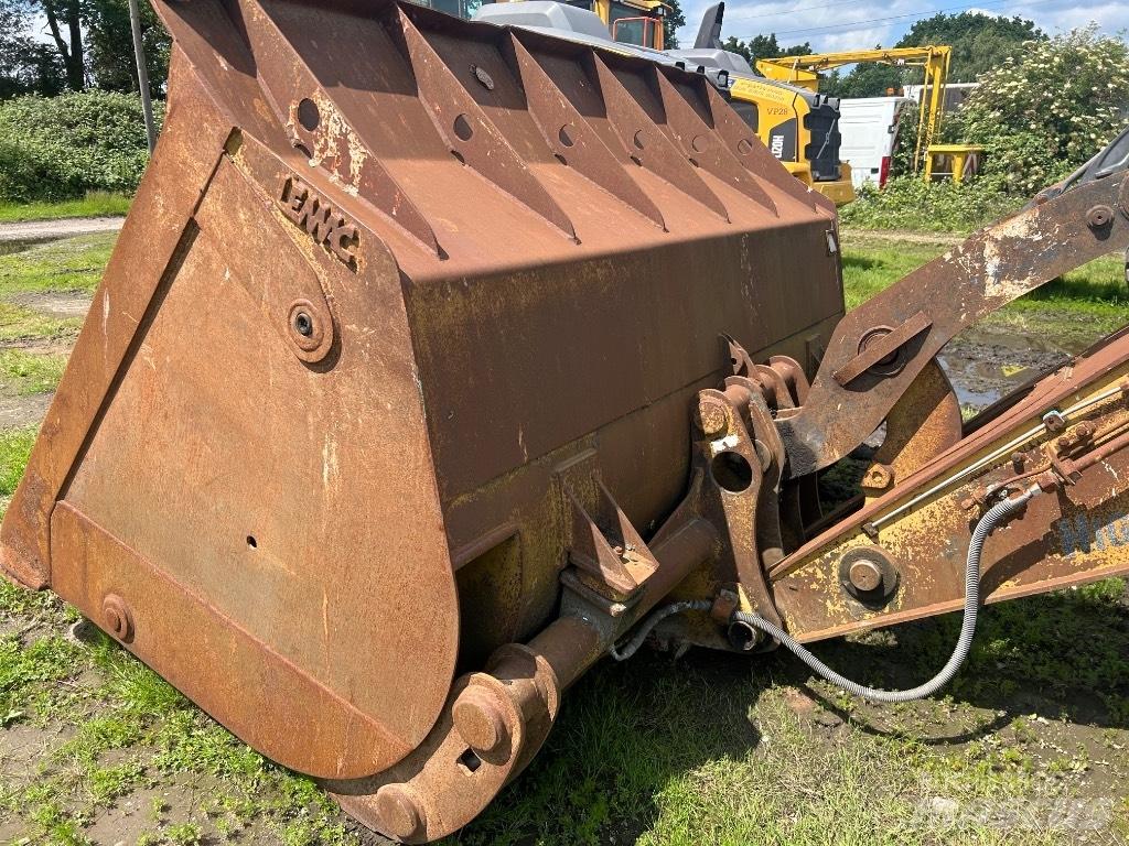CAT 930H Gumikerekes homlokrakodók