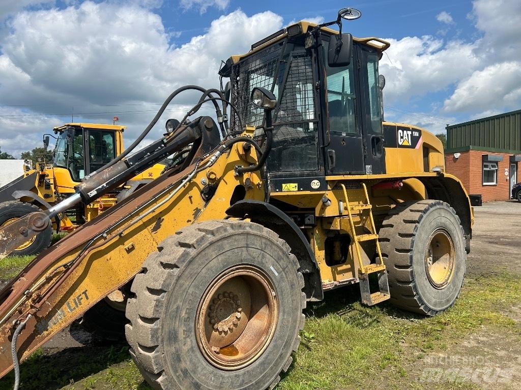 CAT 930H Gumikerekes homlokrakodók