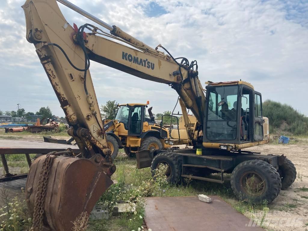 Komatsu PW 170 Gumikerekes kotrók
