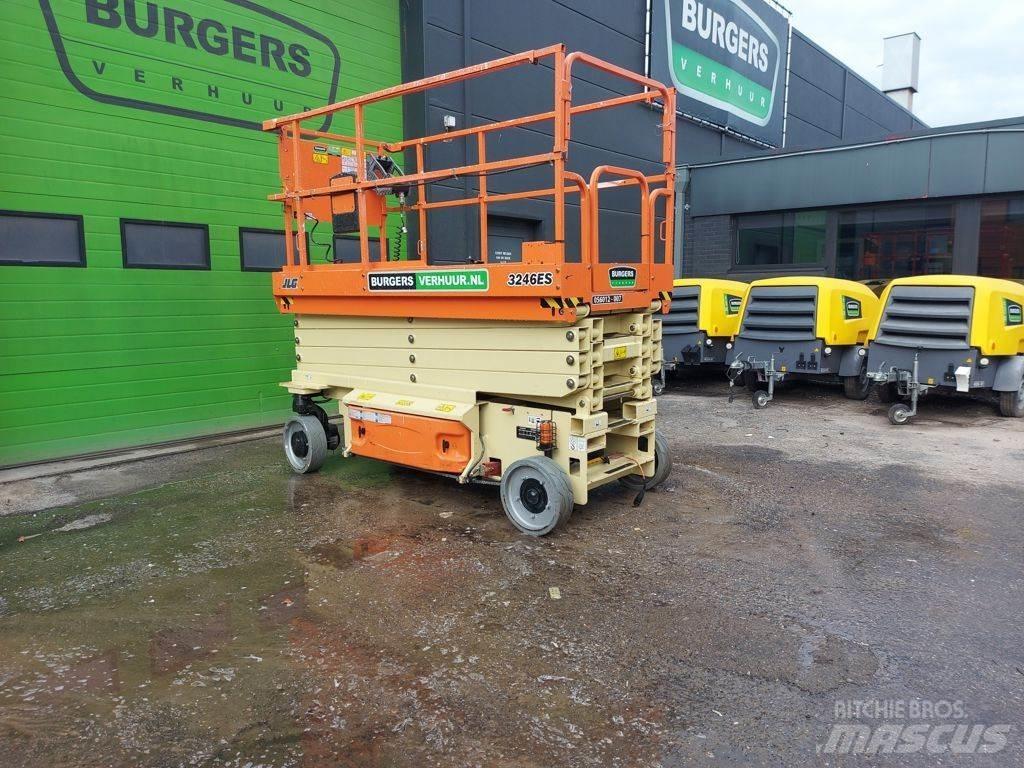 JLG 3246ES Ollós emelők