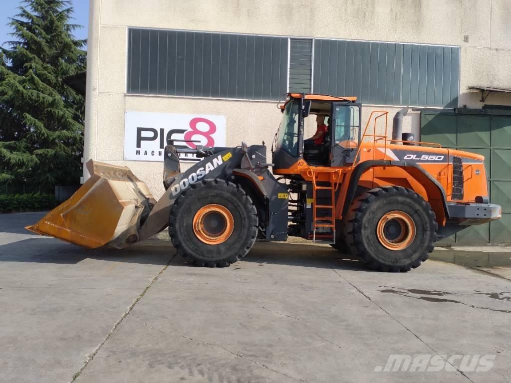 Develon DL 550-5 Gumikerekes homlokrakodók