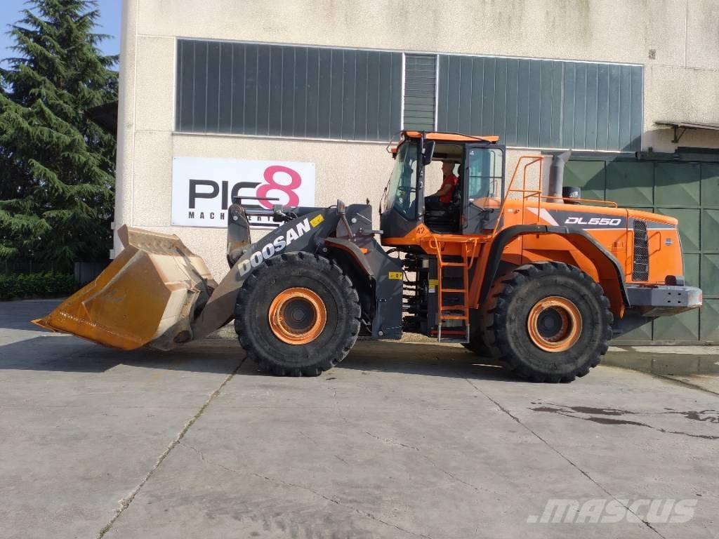 Develon DL 550-5 Gumikerekes homlokrakodók