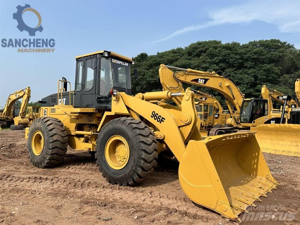 CAT 966 F Gumikerekes homlokrakodók