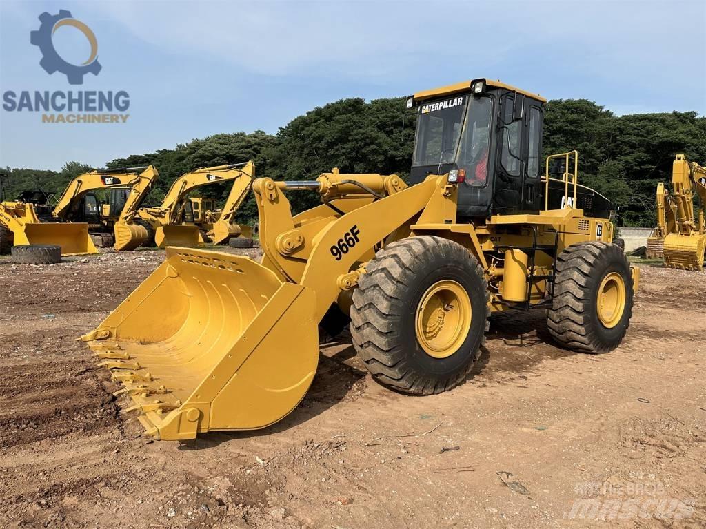 CAT 966 F Gumikerekes homlokrakodók