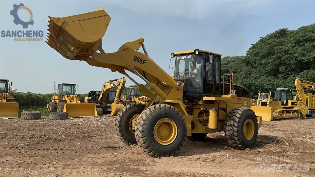 CAT 966 F Gumikerekes homlokrakodók