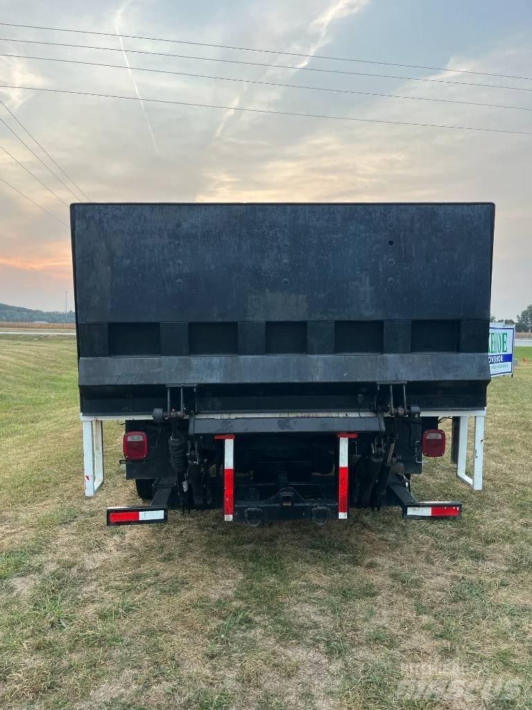 Ford F 550 SD Platós / Ponyvás teherautók