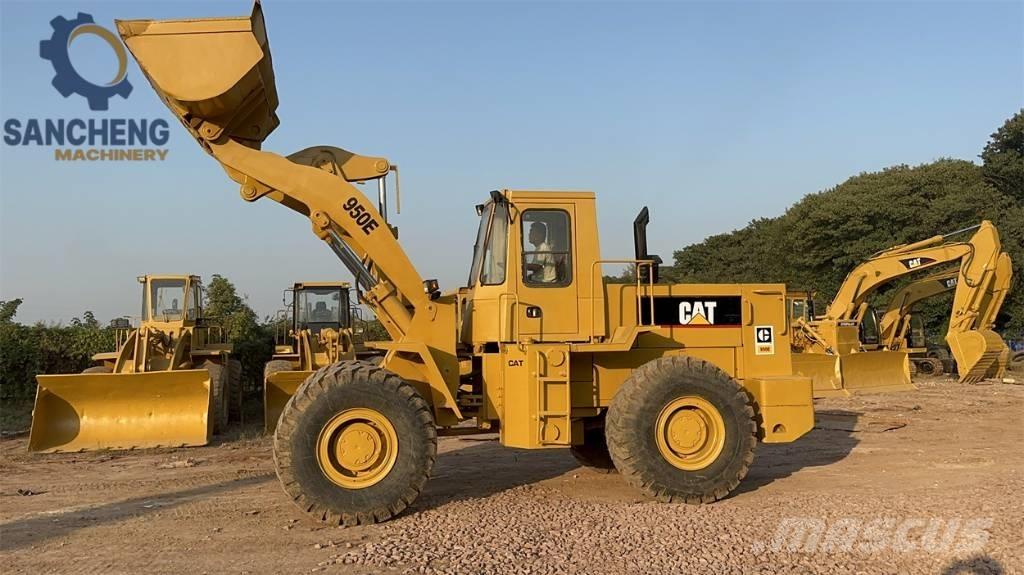 CAT 950 E Gumikerekes homlokrakodók