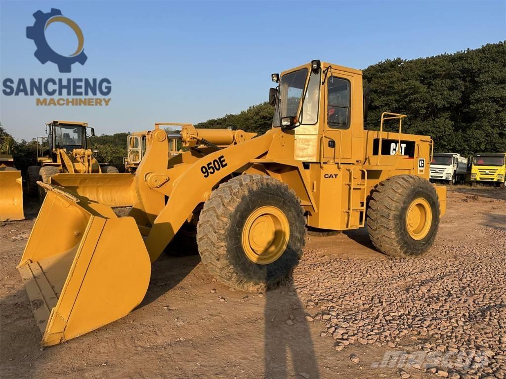 CAT 950 E Gumikerekes homlokrakodók