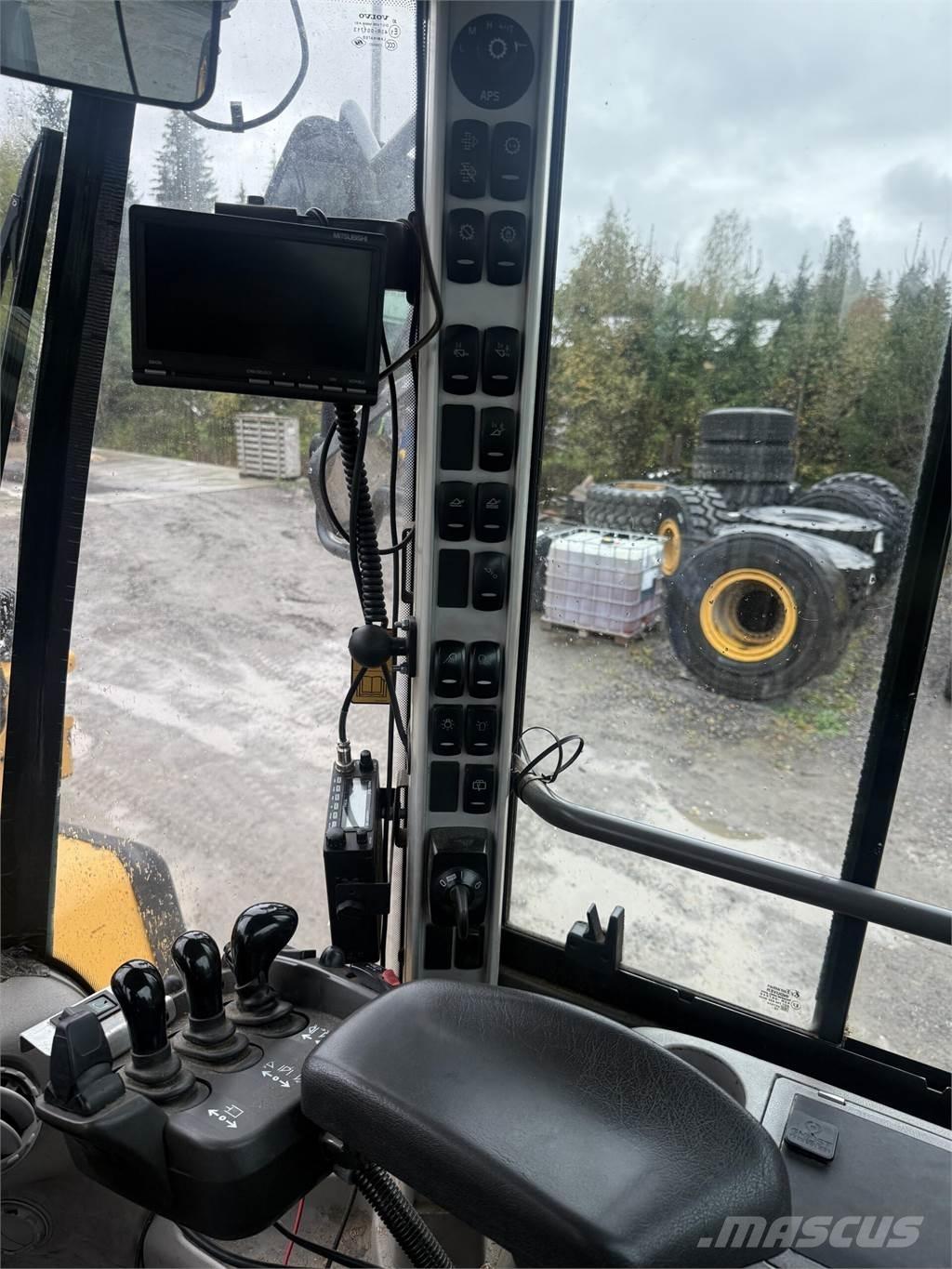 Volvo L180G Gumikerekes homlokrakodók