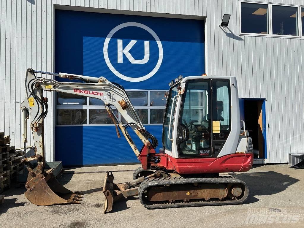 Takeuchi TB 235 Mini kotrók < 7t