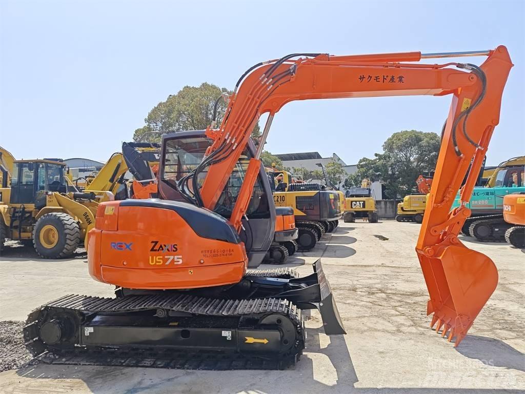Hitachi ZX 75 Lánctalpas kotrók