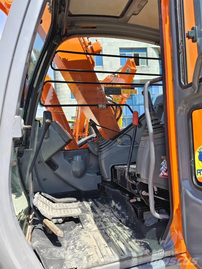Hitachi ZX 75 Lánctalpas kotrók