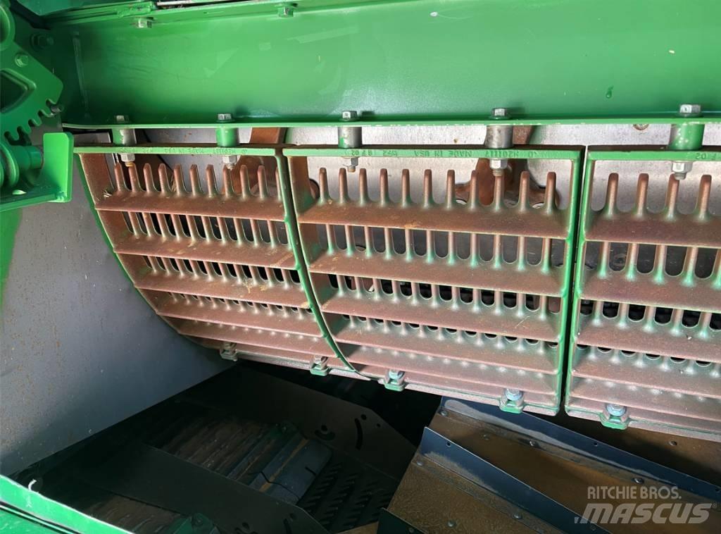 John Deere S 680 Kombájnok