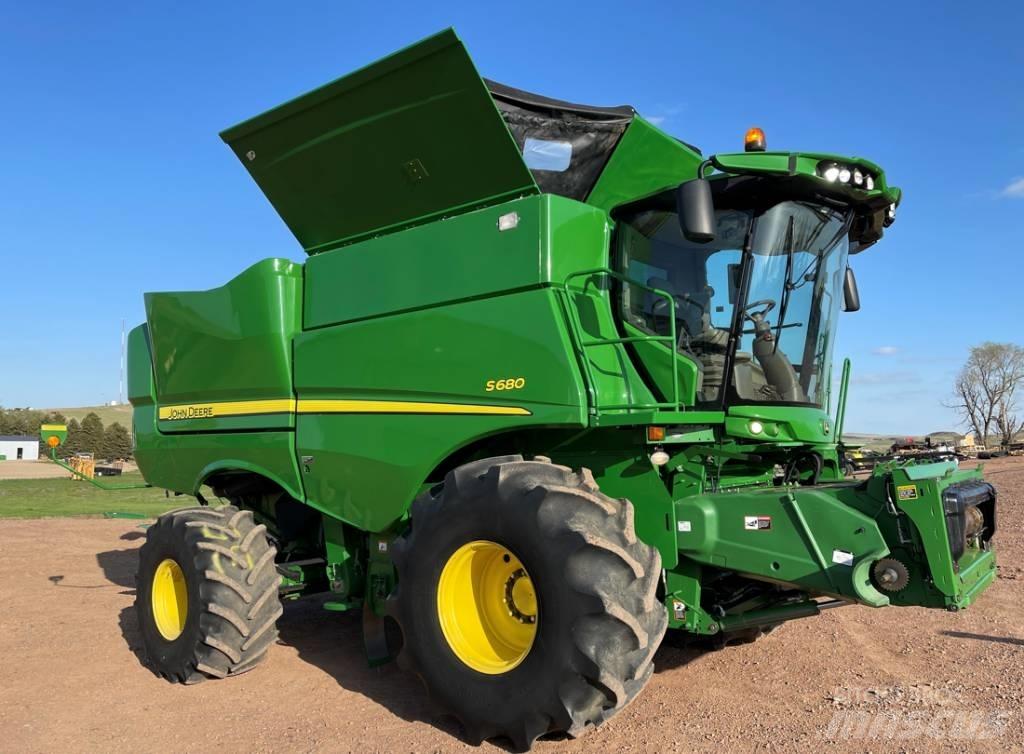 John Deere S 680 Kombájnok