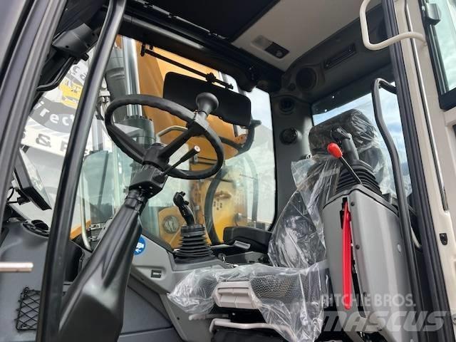 Liebherr 916 Gumikerekes kotrók