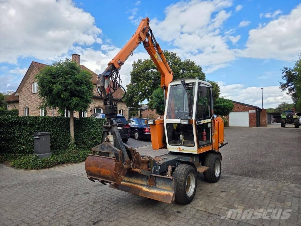 Boki 4551 Gumikerekes kotrók