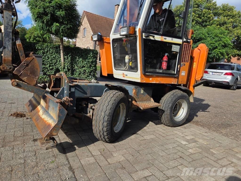 Boki 4551 Gumikerekes kotrók