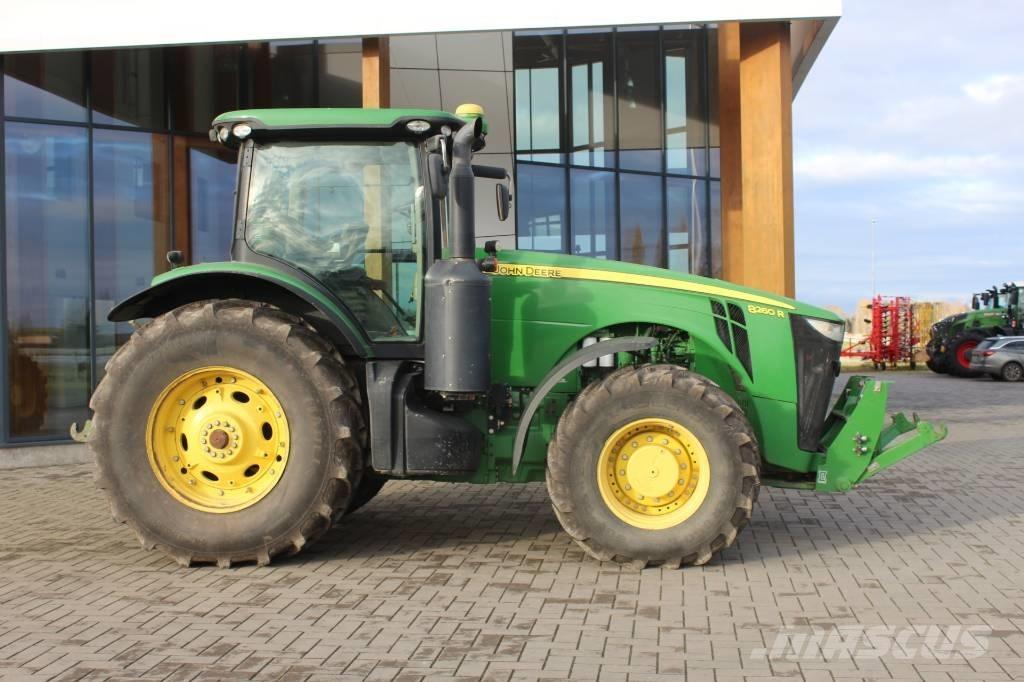 John Deere 8260 R Traktorok