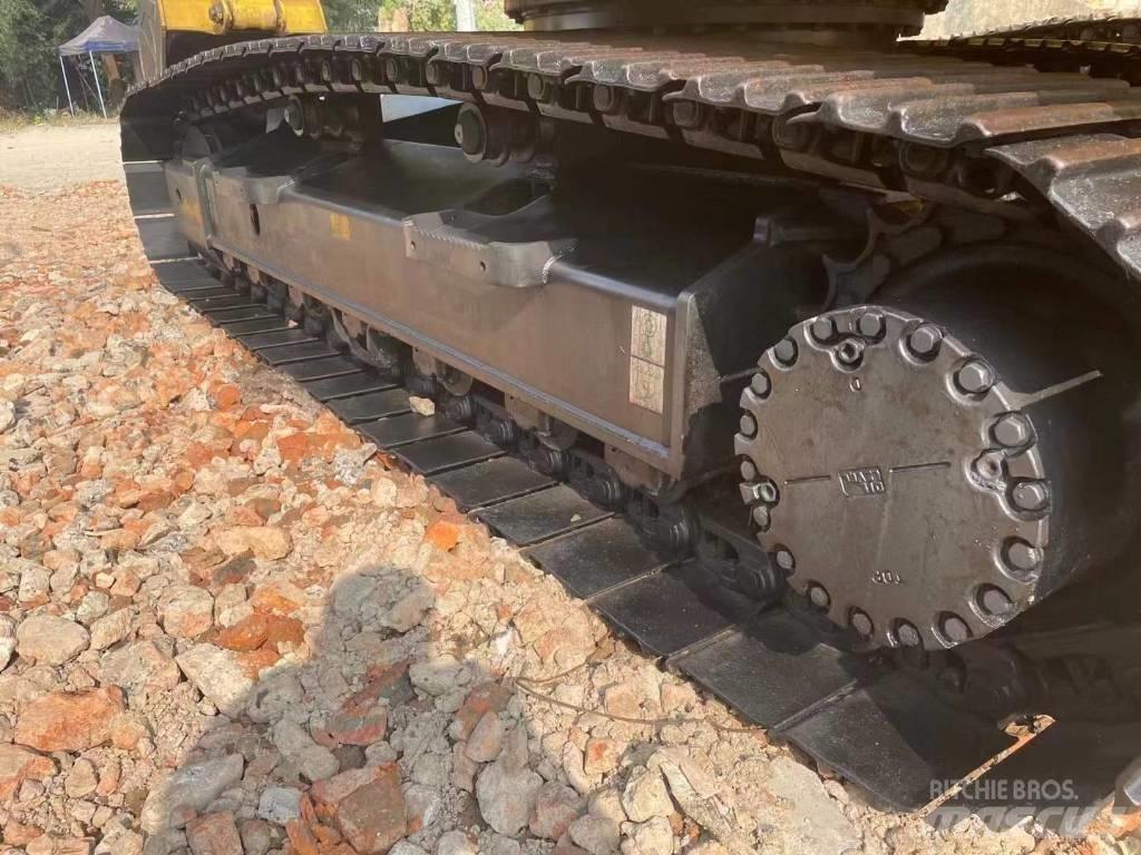 Komatsu PC200 Lánctalpas kotrók