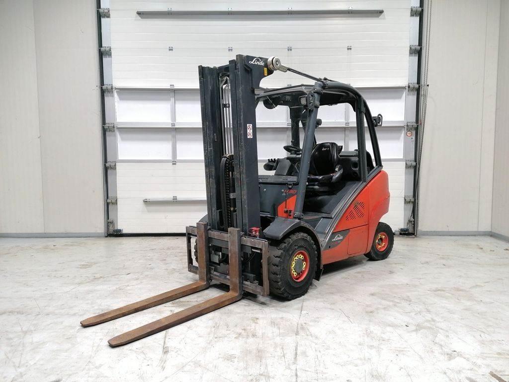 Linde H30T-02 Gázüzemű targoncák