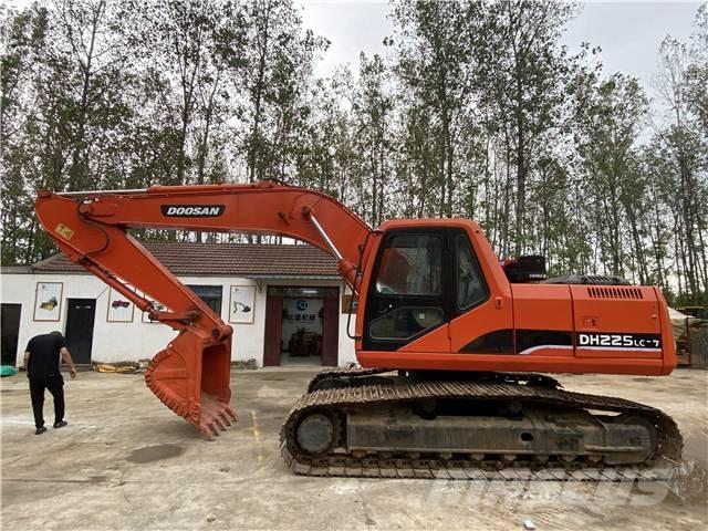 Doosan DH225 Lánctalpas kotrók