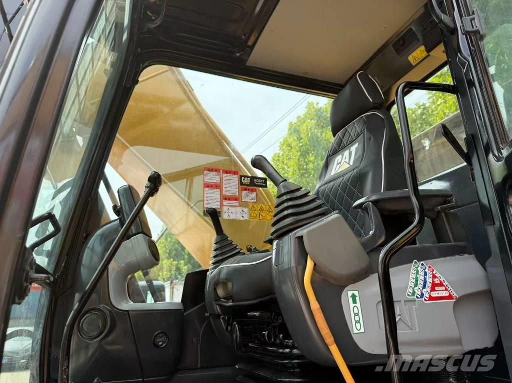 CAT 324 Lánctalpas kotrók