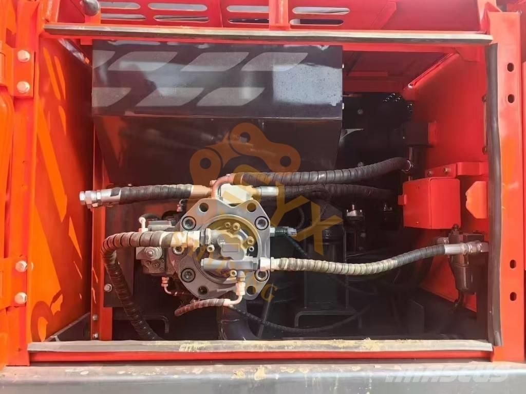 Doosan DX225 Lánctalpas kotrók