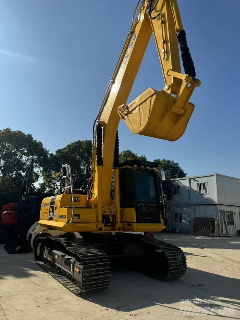 Komatsu PC 200-8 Lánctalpas kotrók