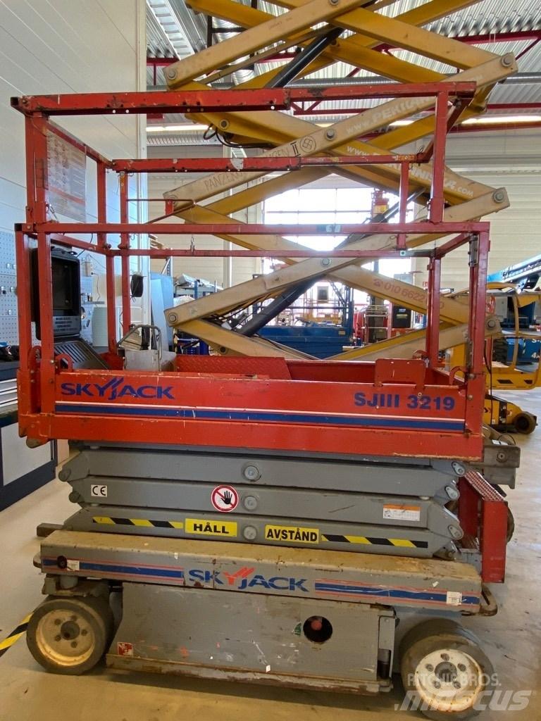 SkyJack SJ 3219 Ollós emelők