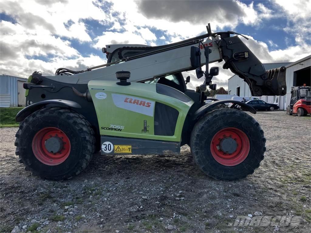 CLAAS 7055 Teleszkópos mezőgazdasági rakodók