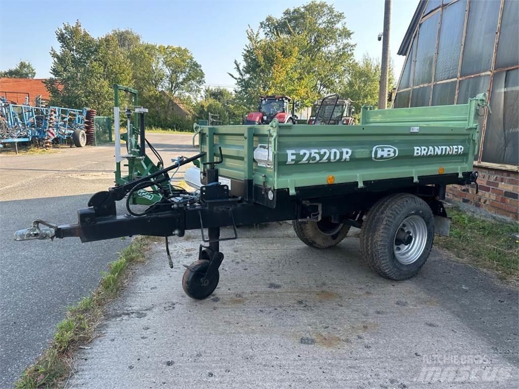 Brantner E 2520 Bálaszállító pótkocsi