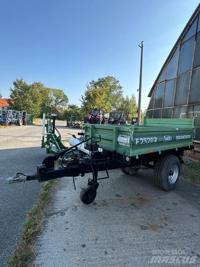 Brantner E 2520 Bálaszállító pótkocsi