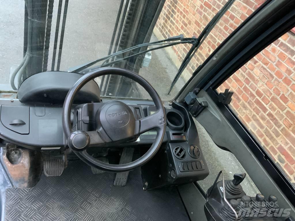 Toyota 02-8 FD F 30 Dízel targoncák