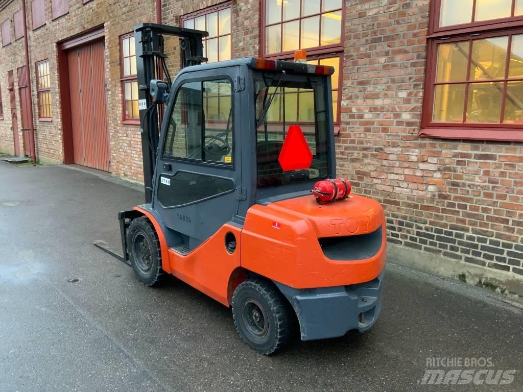 Toyota 02-8 FD F 30 Dízel targoncák