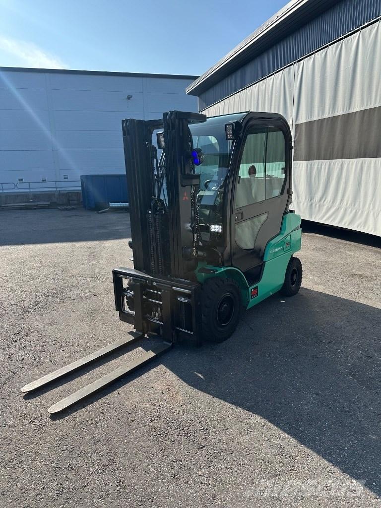 Mitsubishi FD 25 N Dízel targoncák